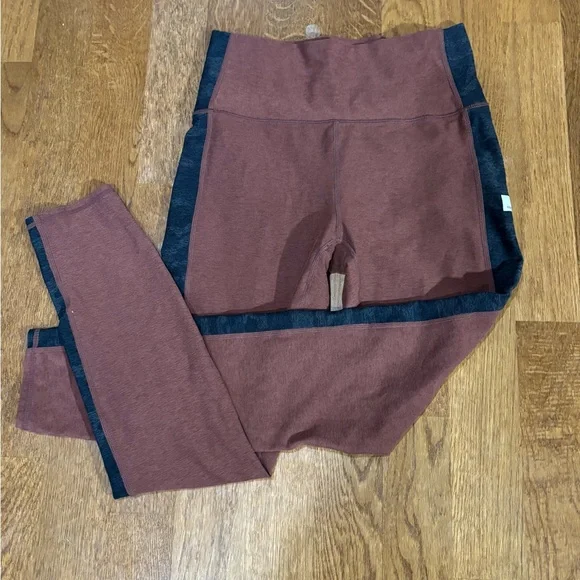 Vuori High-Rise The Rise The Shine Leggings Sz Sm Rust and Black Heathered Camo - Picture 2 of 12